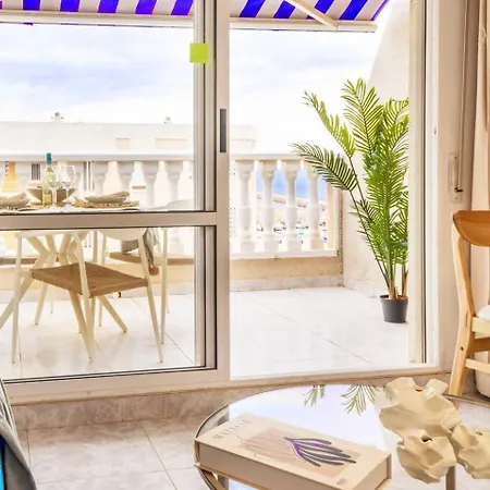 Atico Pink Beachfront Lejlighed