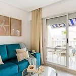 Atico Pink Beachfront Apartment Torrevieja
